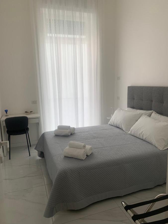 Appartamento Incantevole A Chiaia Napoli Esterno foto